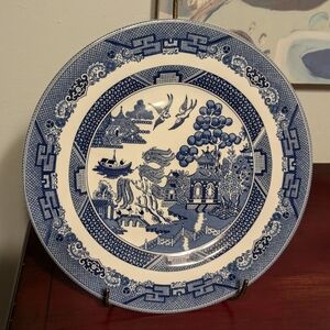 JOHNSON BROTHERS Blue And White WILLOW DINNER PLATES EUC 10.5" Dia. Newer